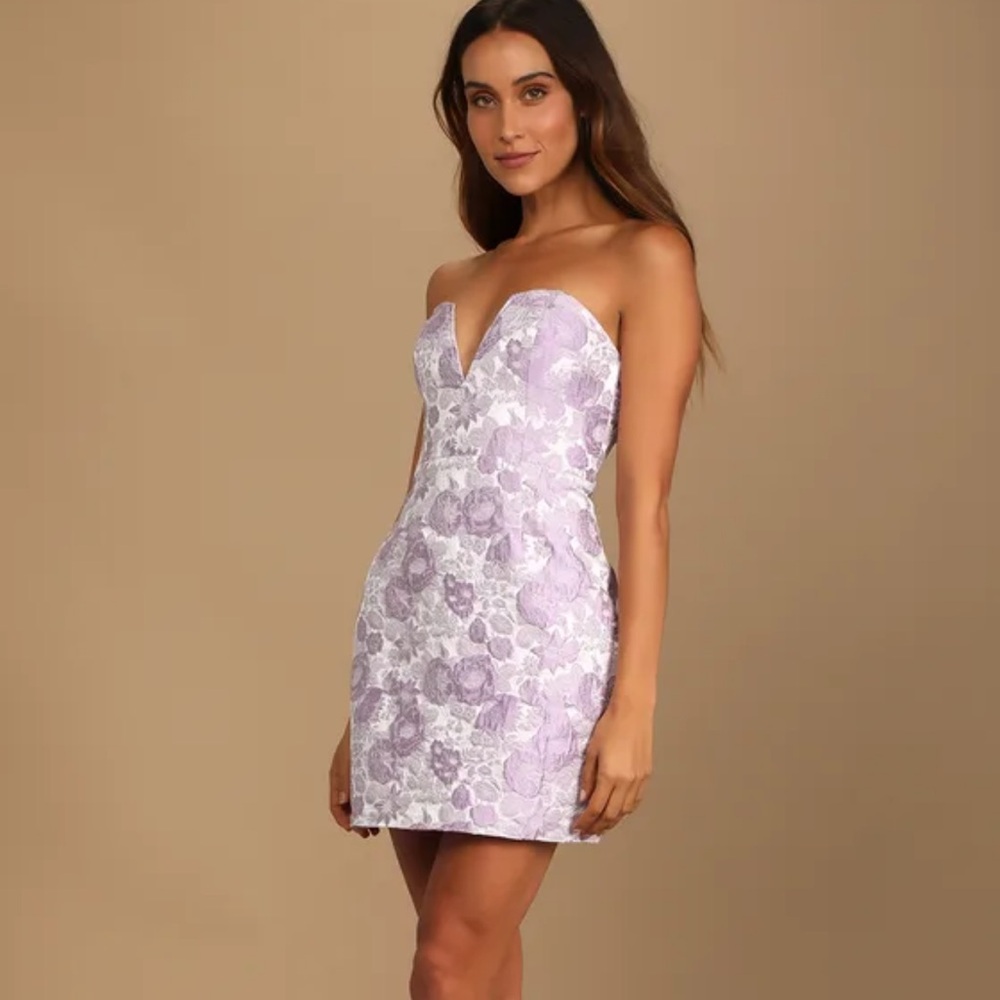 NWT Lulu's Lavender Floral Jacquard Strapless Mini Dress Size M - Picture 2 of 9